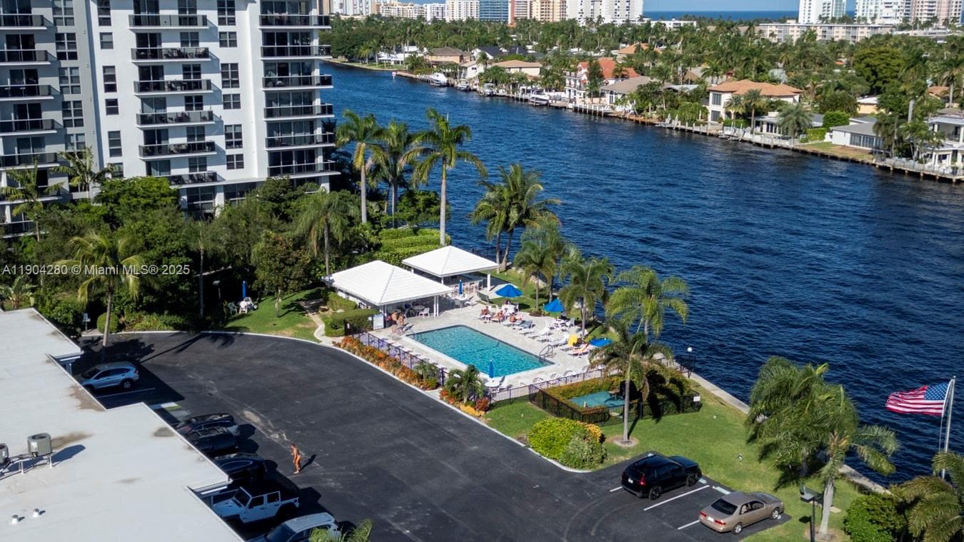 BAY COLONY CLUB · #3 in Fort Lauderdale - Photo 28