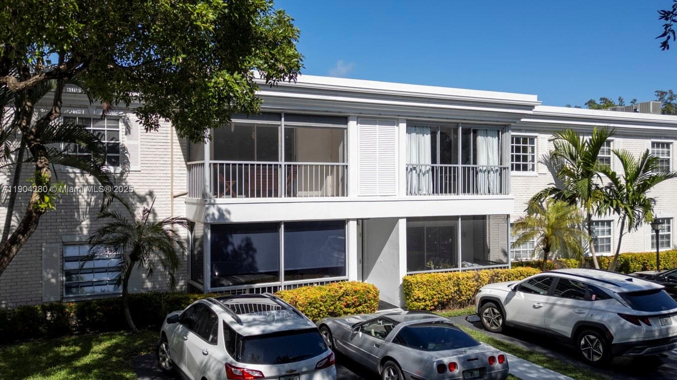 BAY COLONY CLUB · #3 in Fort Lauderdale - Photo 24