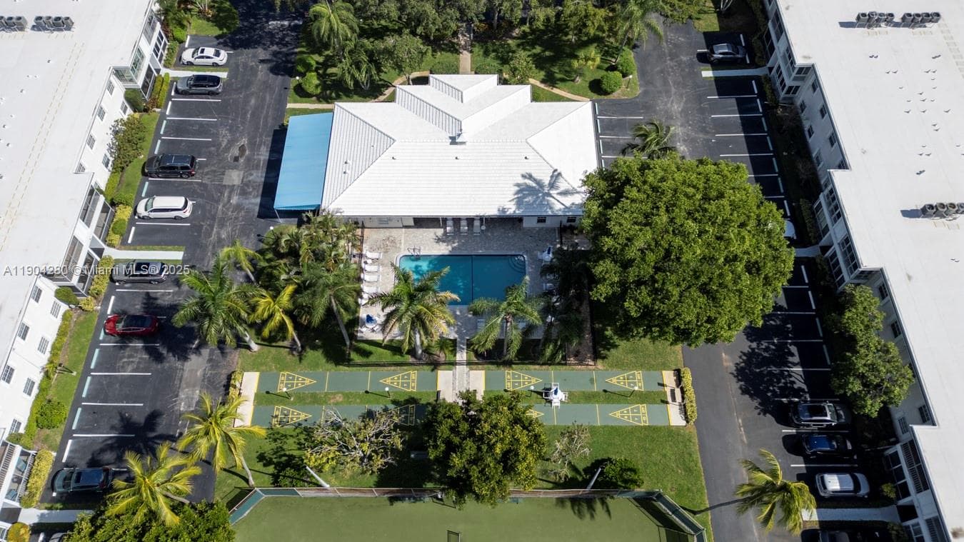 BAY COLONY CLUB · #3 in Fort Lauderdale - Photo 41