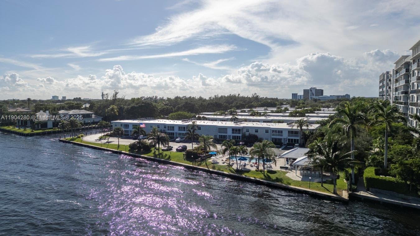 BAY COLONY CLUB · #3 in Fort Lauderdale - Photo 37