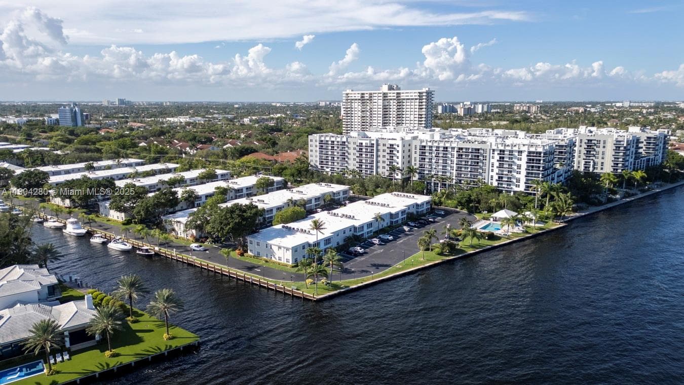 BAY COLONY CLUB · #3 in Fort Lauderdale - Photo 31