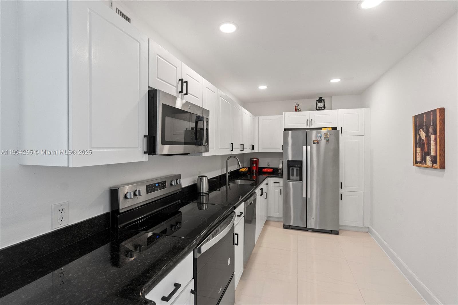 401 BLU OF NORTH BEACH CO · #1204 in Miami Beach - Photo 3