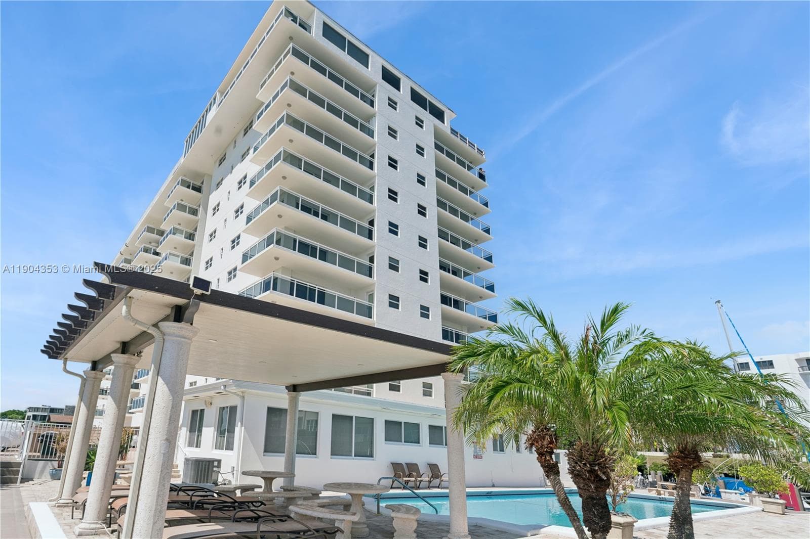 HILLSBORO ISLAND HOUSE · #901 in Hillsboro Beach - Photo 29