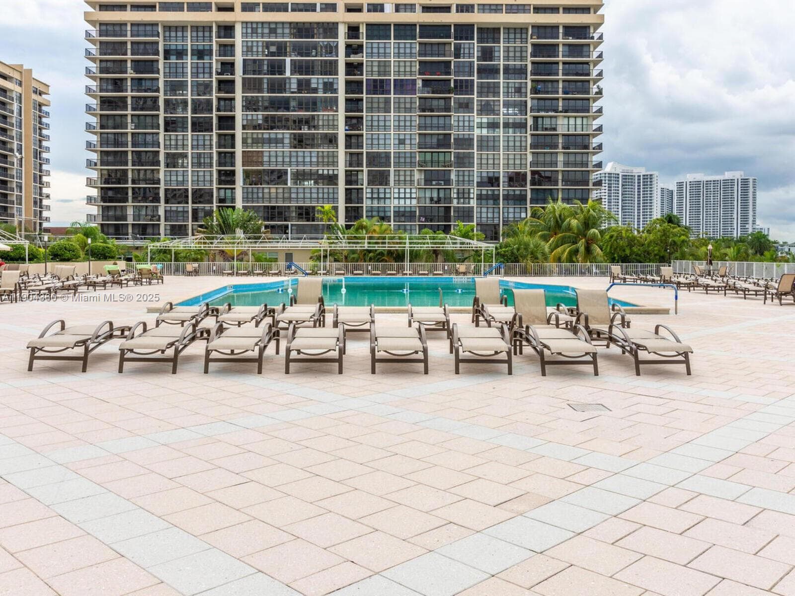 HEMISPHERES CONDO · #2M in Hallandale Beach - Photo 20