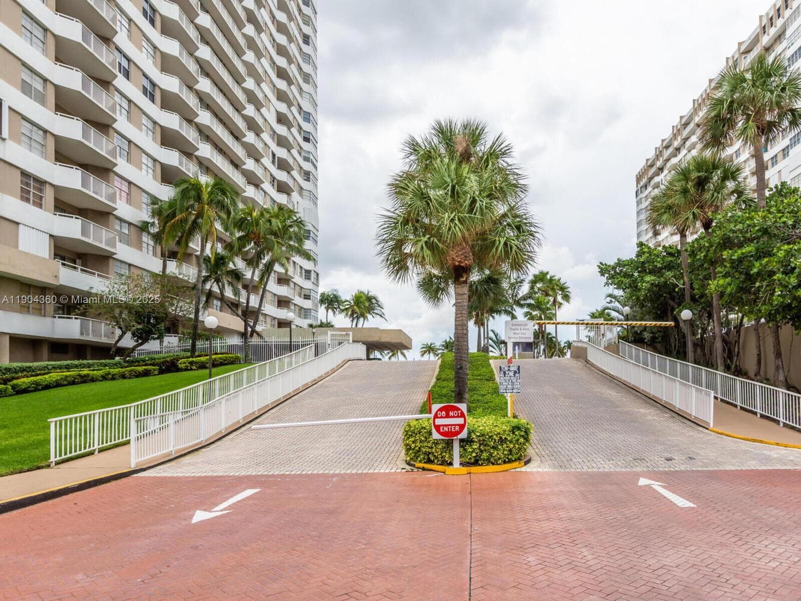 HEMISPHERES CONDO · #2M in Hallandale Beach - Photo 29