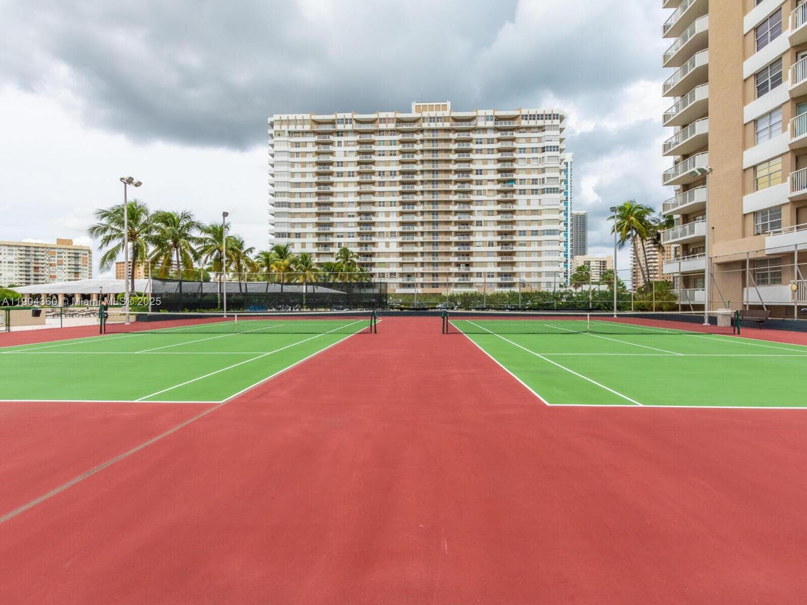 HEMISPHERES CONDO · #2M in Hallandale Beach - Photo 25
