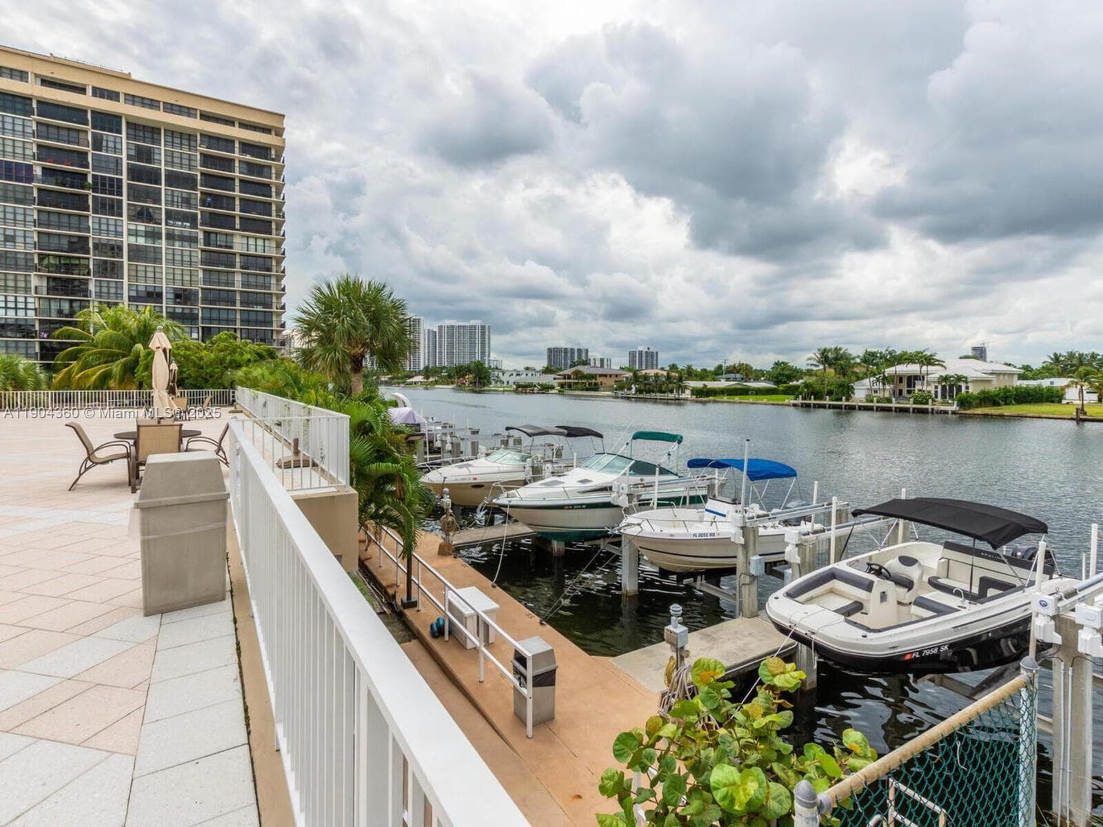 HEMISPHERES CONDO · #2M in Hallandale Beach - Photo 21
