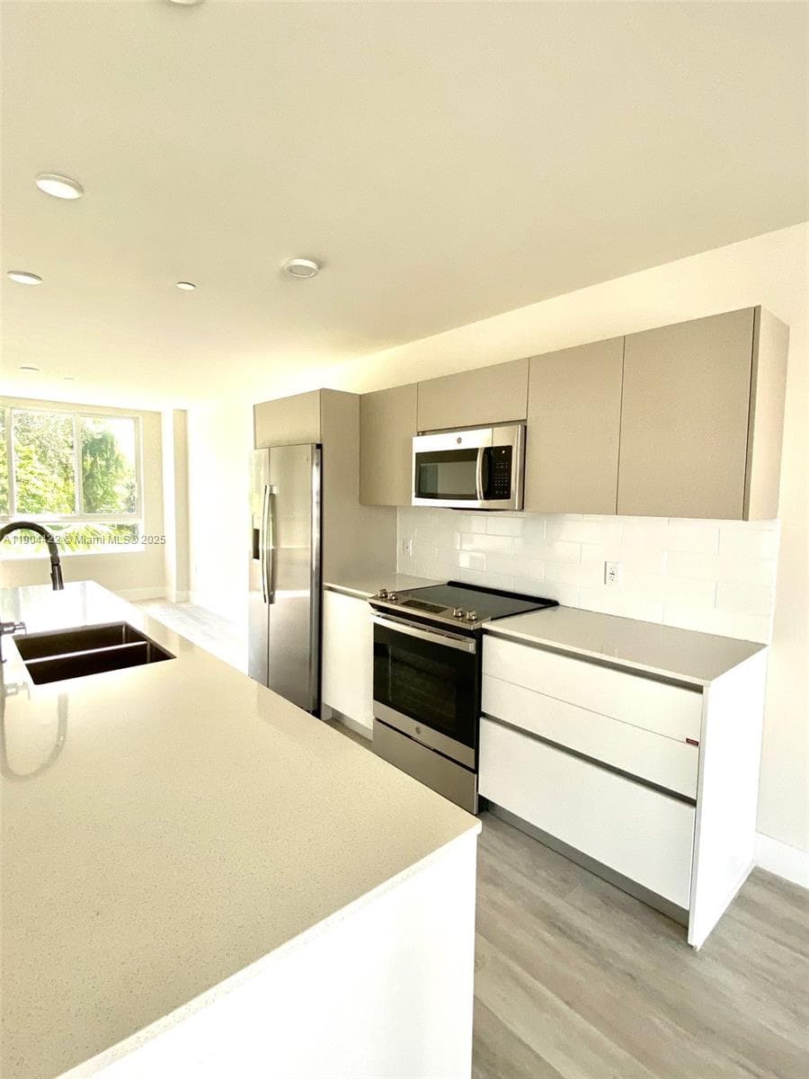RIVERWOOD · #1206 in Miami - Photo 5