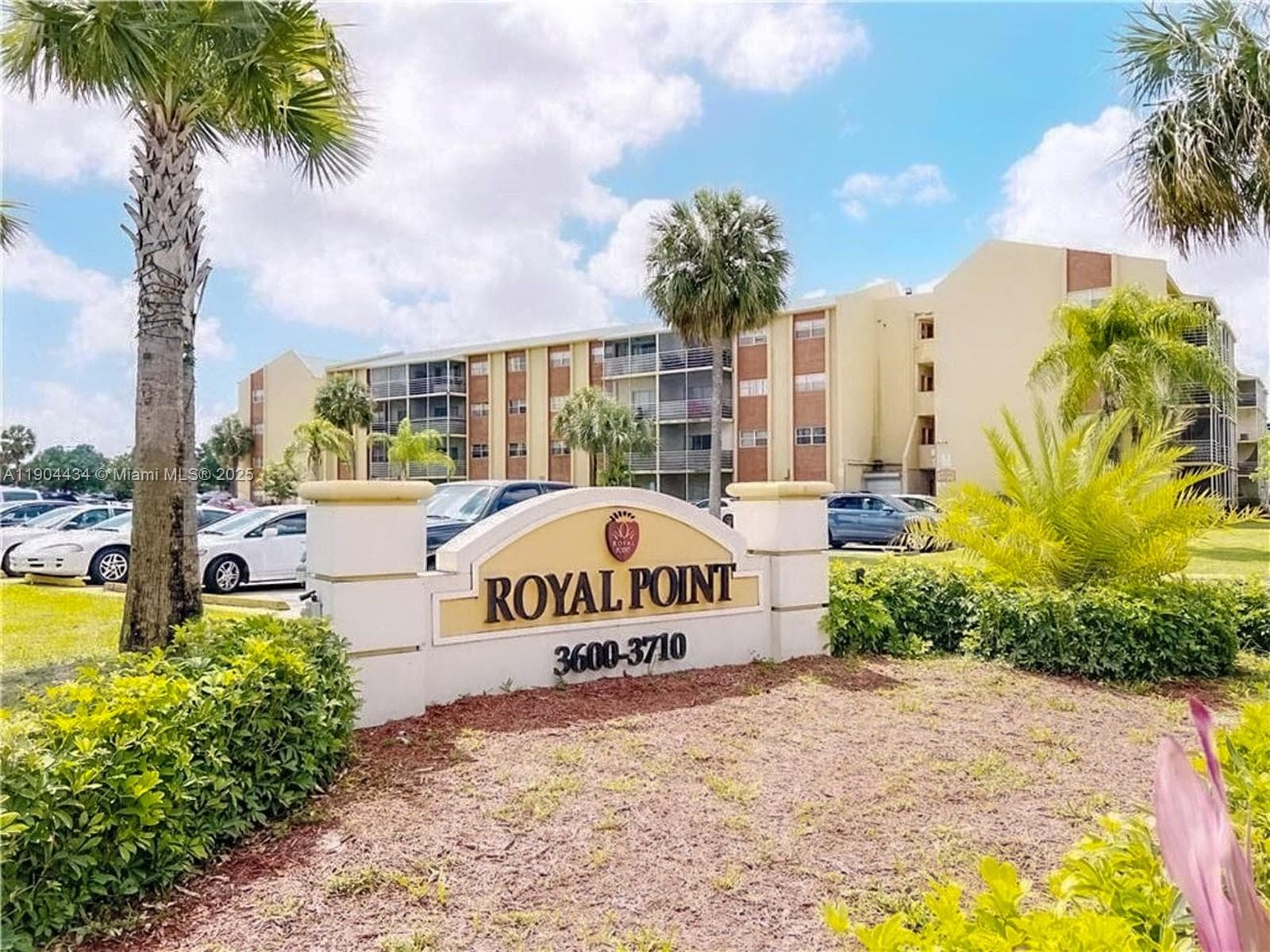 SUNSET HILLS I CONDOMINIU · #104 in Lauderdale Lakes - Photo 2