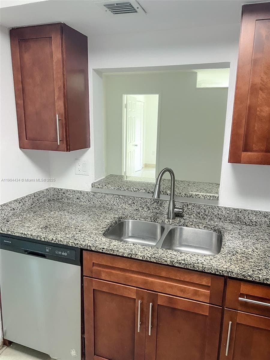 SUNSET HILLS I CONDOMINIU · #104 in Lauderdale Lakes - Photo 3