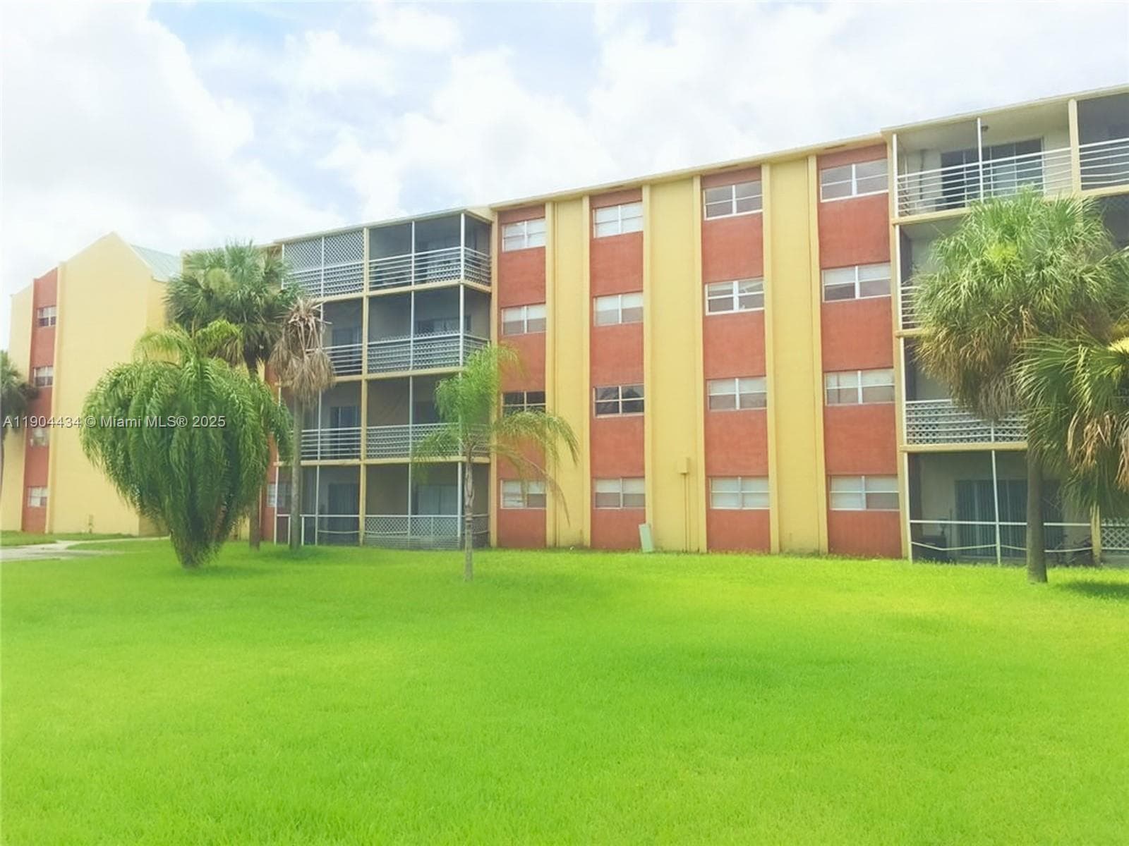 SUNSET HILLS I CONDOMINIU · #104 in Lauderdale Lakes - Photo 14