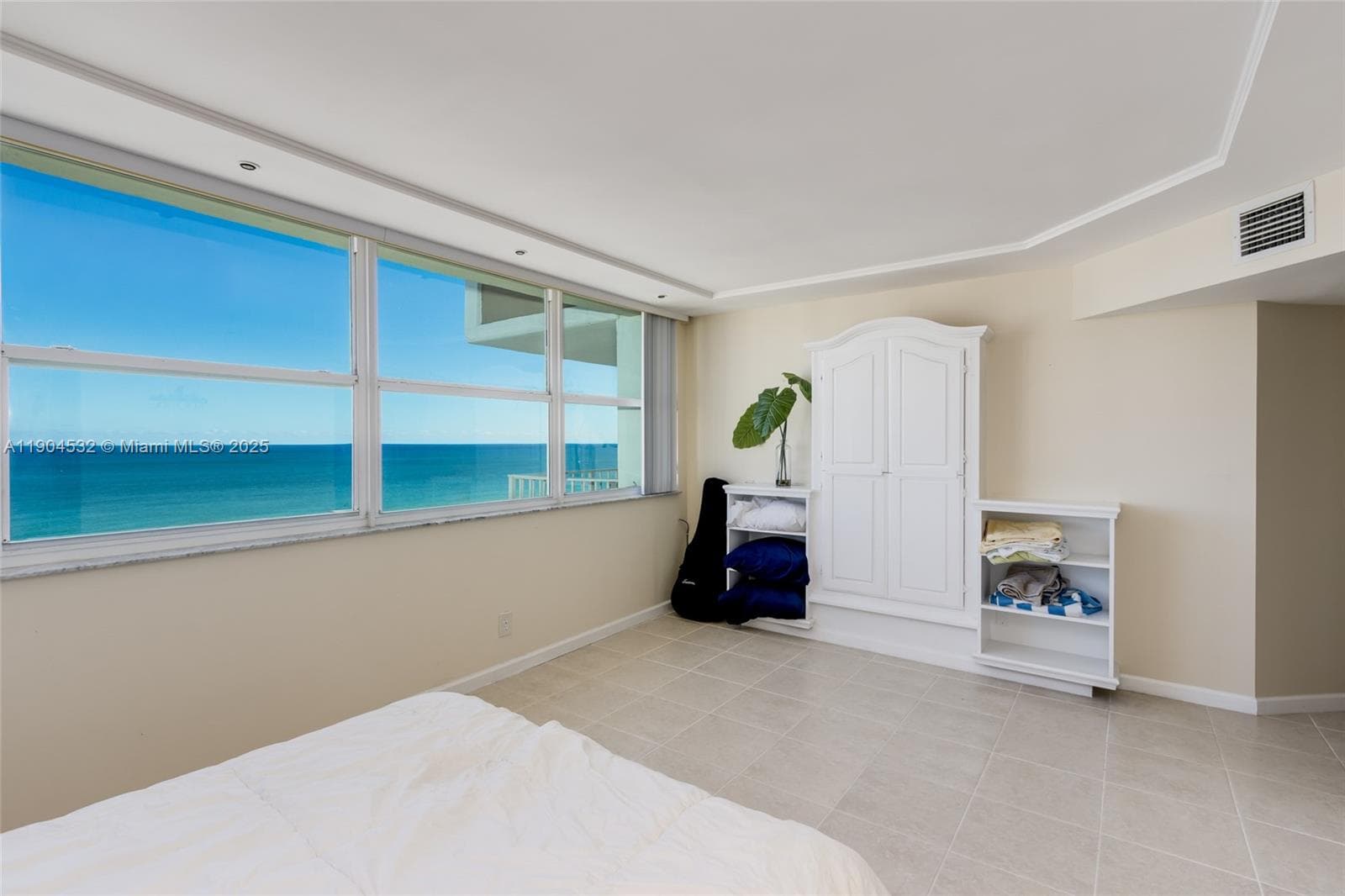TRAFALGAR TOWERS CONDOMIN · #1702 in Hollywood - Photo 6