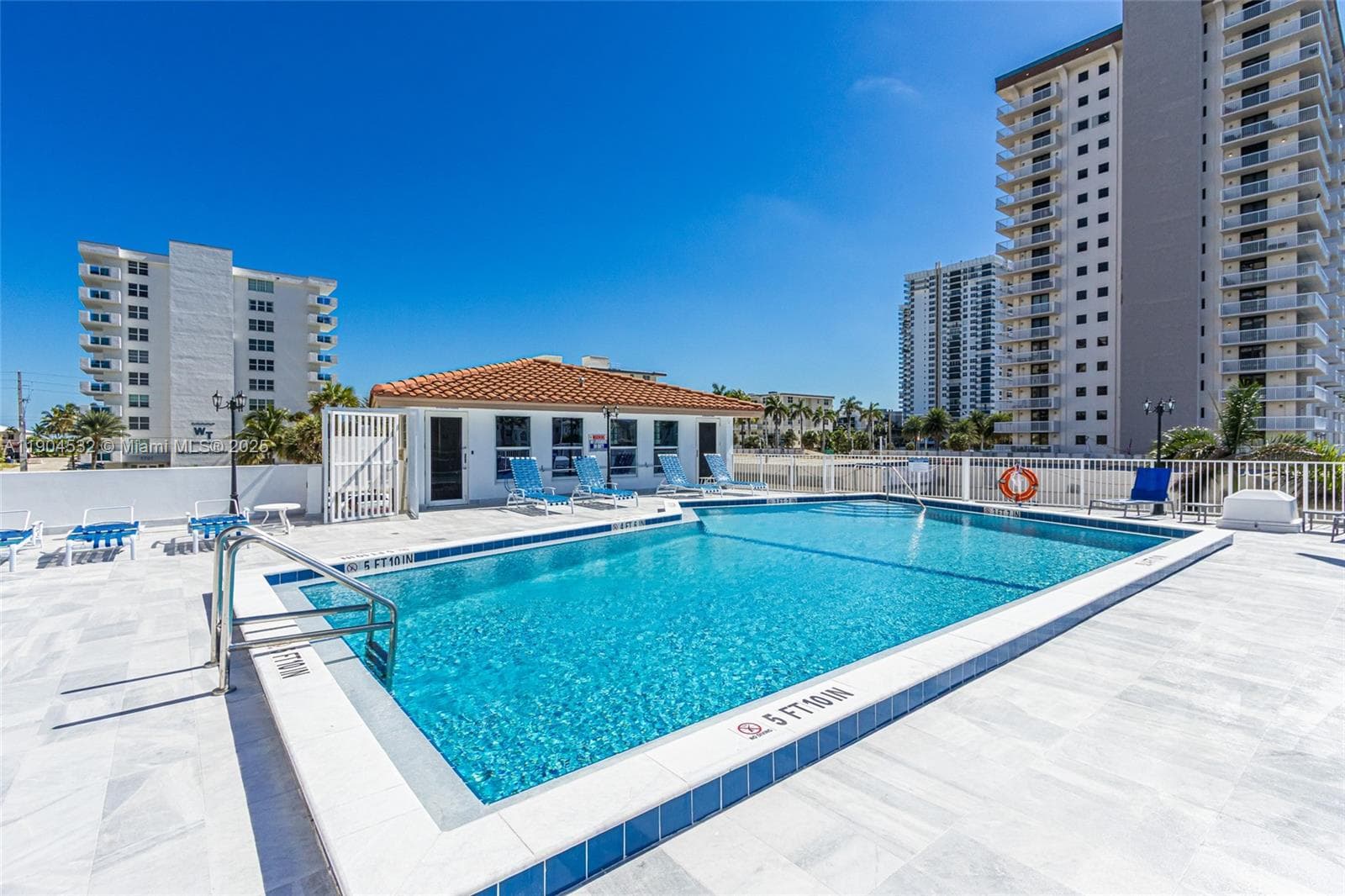 TRAFALGAR TOWERS CONDOMIN · #1702 in Hollywood - Photo 18