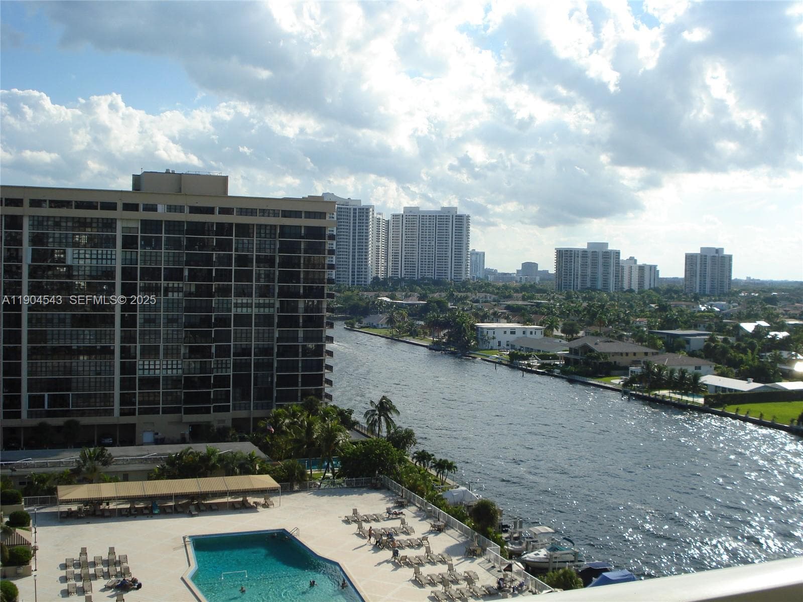 HEMISPHERES CONDO · #10P in Hallandale Beach - Photo 3