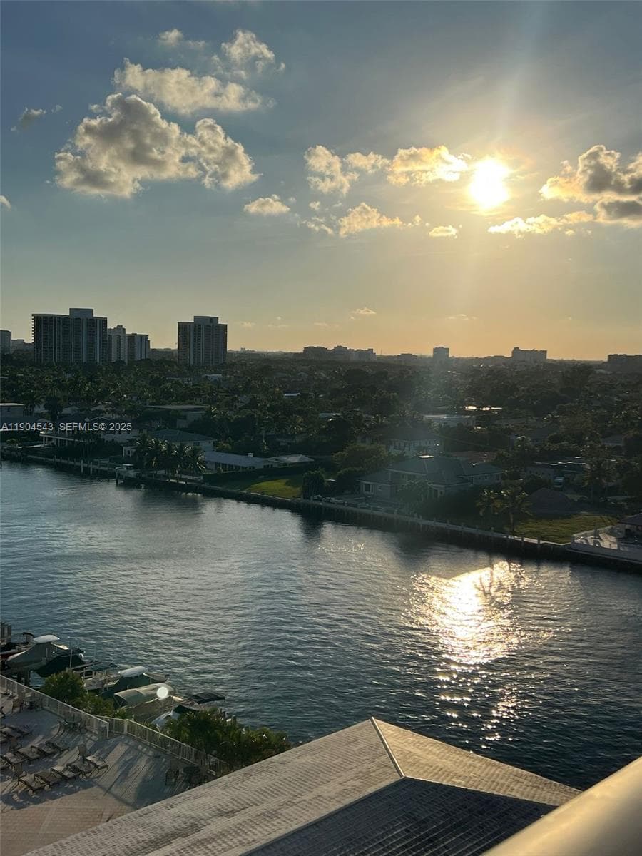 HEMISPHERES CONDO · #10P in Hallandale Beach - Photo 5