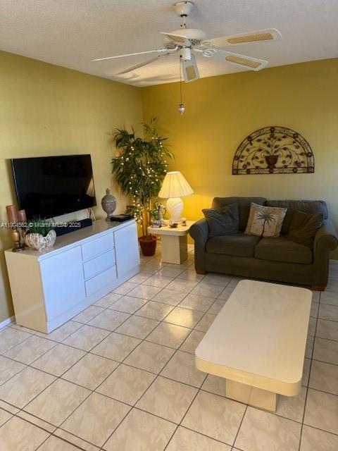 BEVERLY HILLS CONDO · #P136 in Hollywood - Photo 2