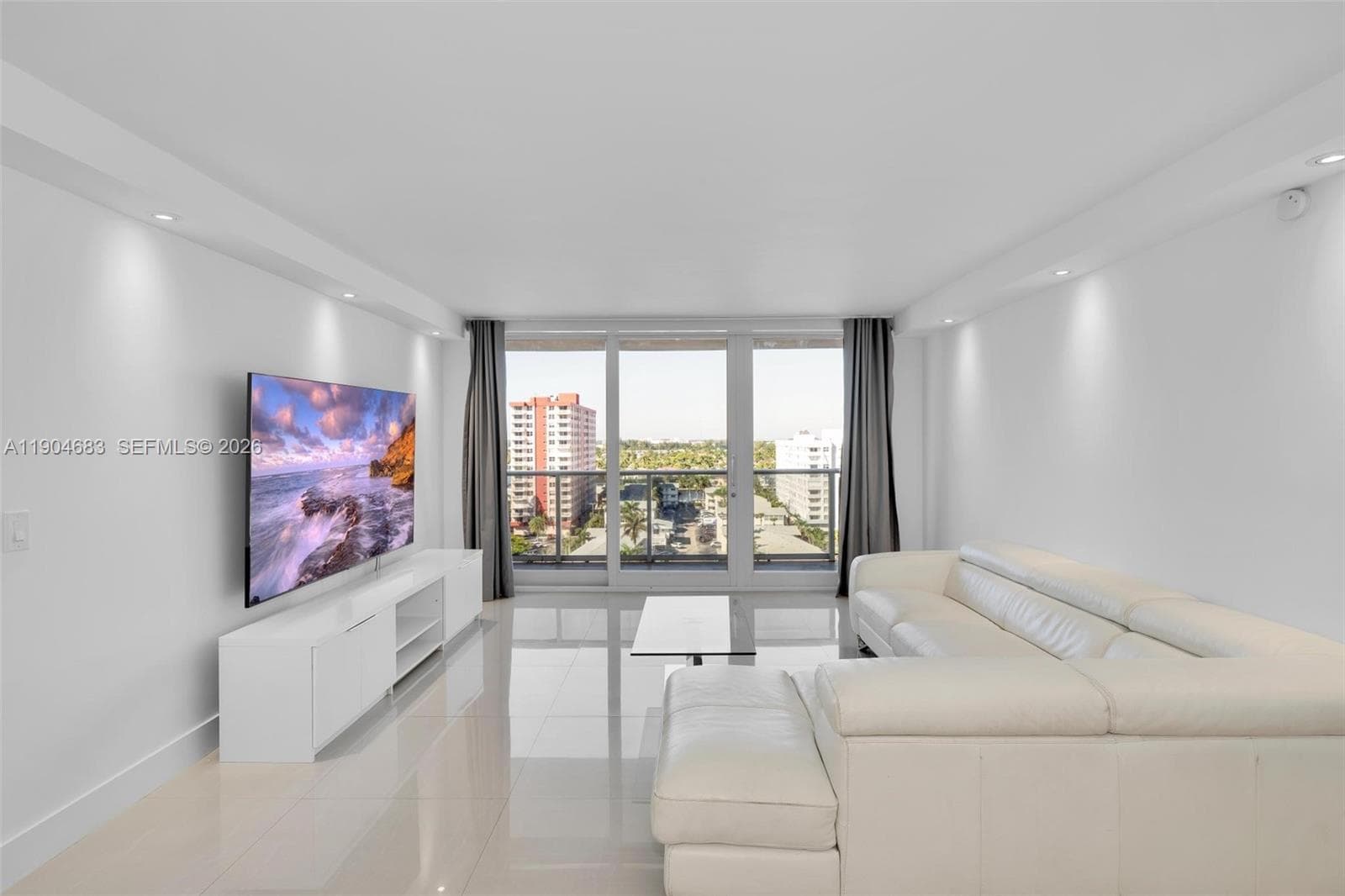 PARKER TOWER CONDO · #1011 in Hallandale Beach - Photo 6