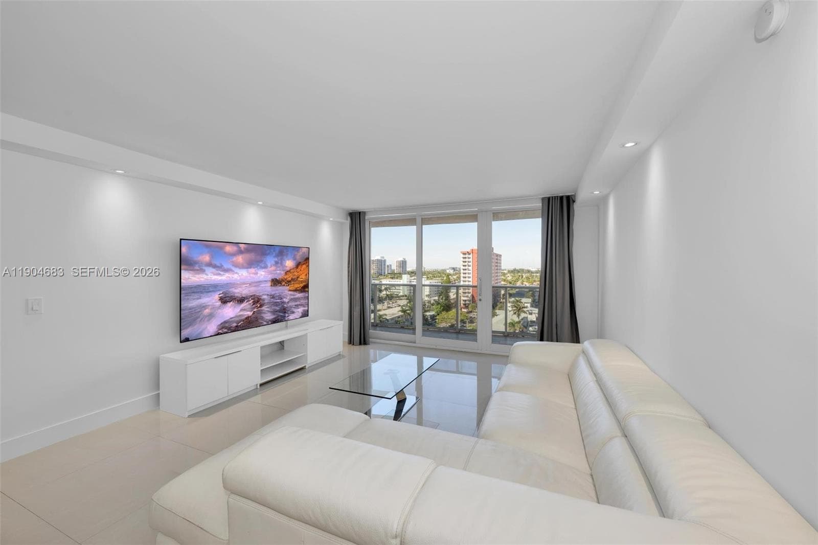 PARKER TOWER CONDO · #1011 in Hallandale Beach - Photo 7