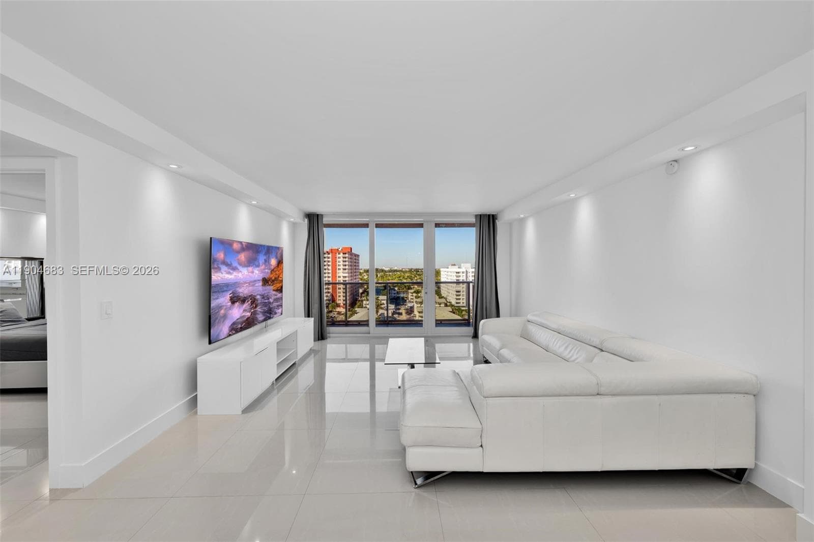 PARKER TOWER CONDO · #1011 in Hallandale Beach - Photo 1
