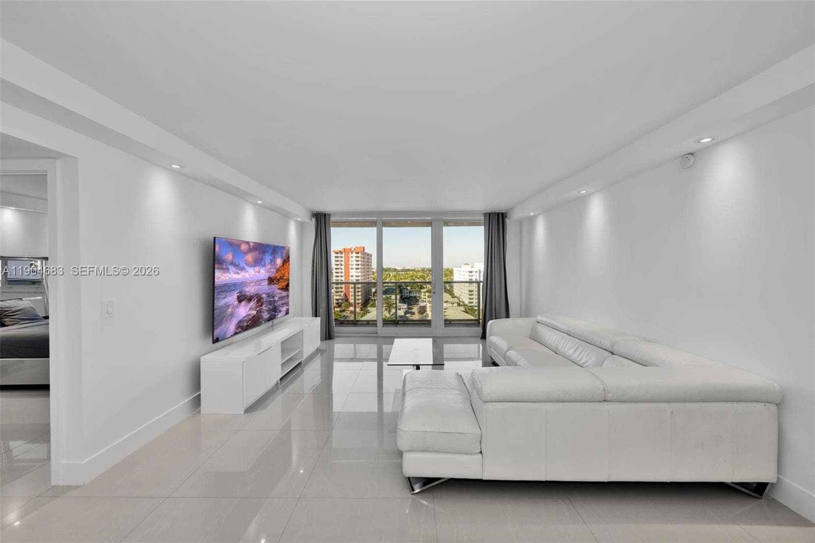 PARKER TOWER CONDO · #1011 in Hallandale Beach - Photo 5