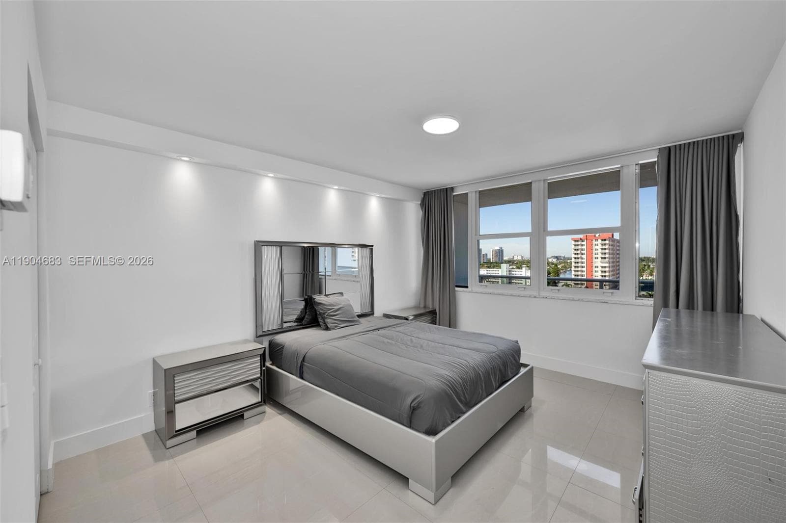 PARKER TOWER CONDO · #1011 in Hallandale Beach - Photo 10