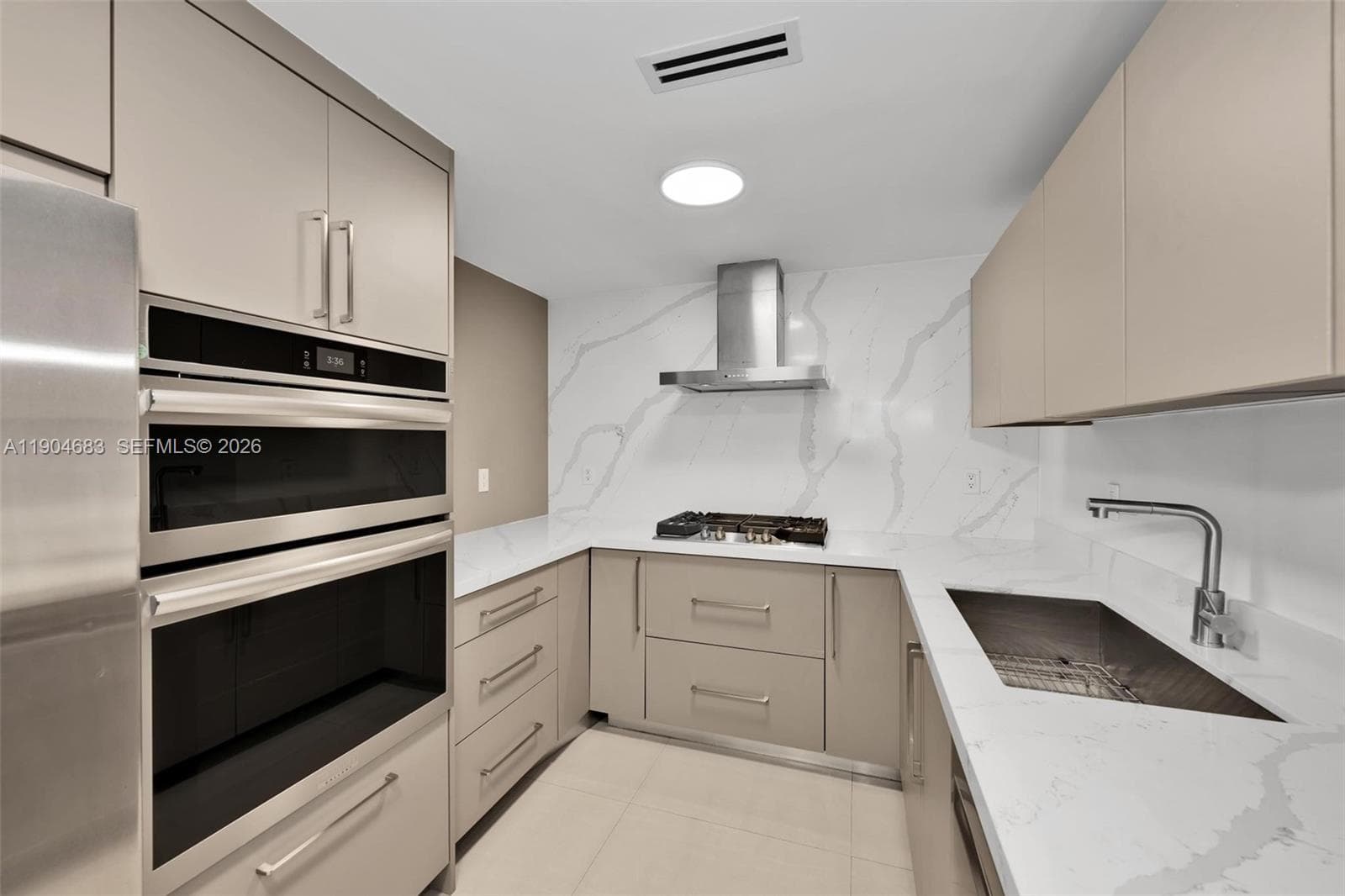 PARKER TOWER CONDO · #1011 in Hallandale Beach - Photo 14