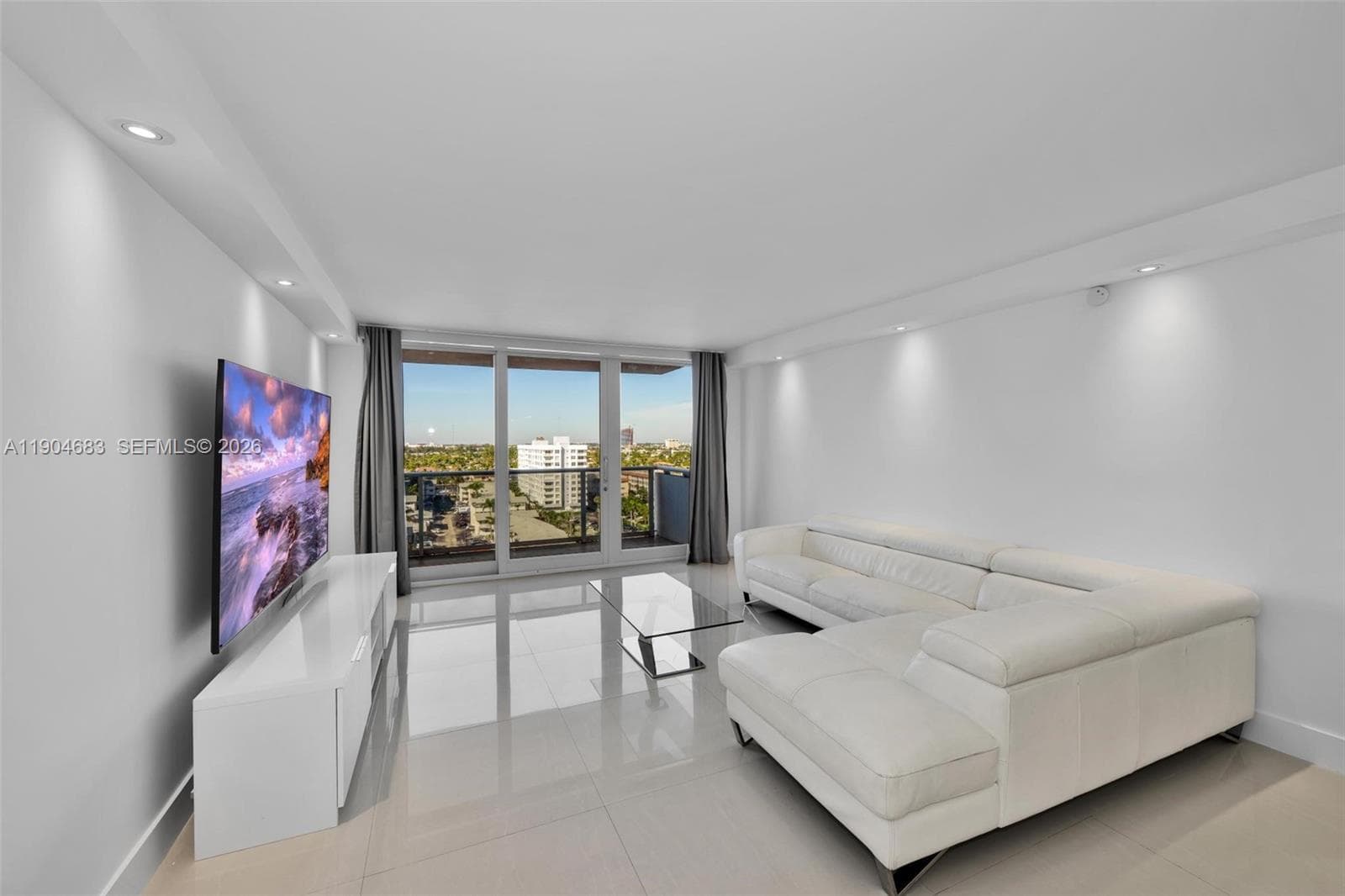 PARKER TOWER CONDO · #1011 in Hallandale Beach - Photo 4