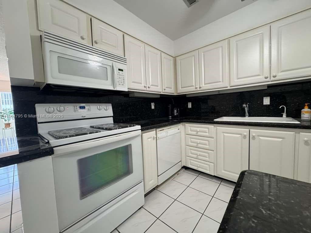BAY COLONY CLUB CONDO · #1 in Fort Lauderdale - Photo 2