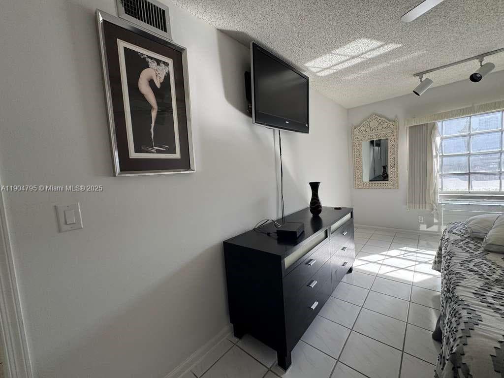 BAY COLONY CLUB CONDO · #1 in Fort Lauderdale - Photo 3