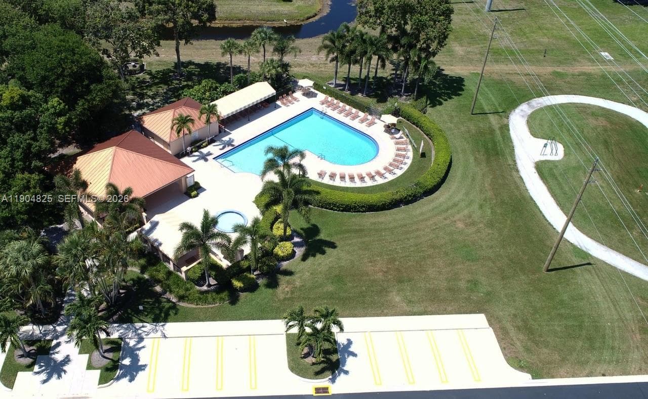 Village of Sandalwood lak in West Palm Beach - Photo 4