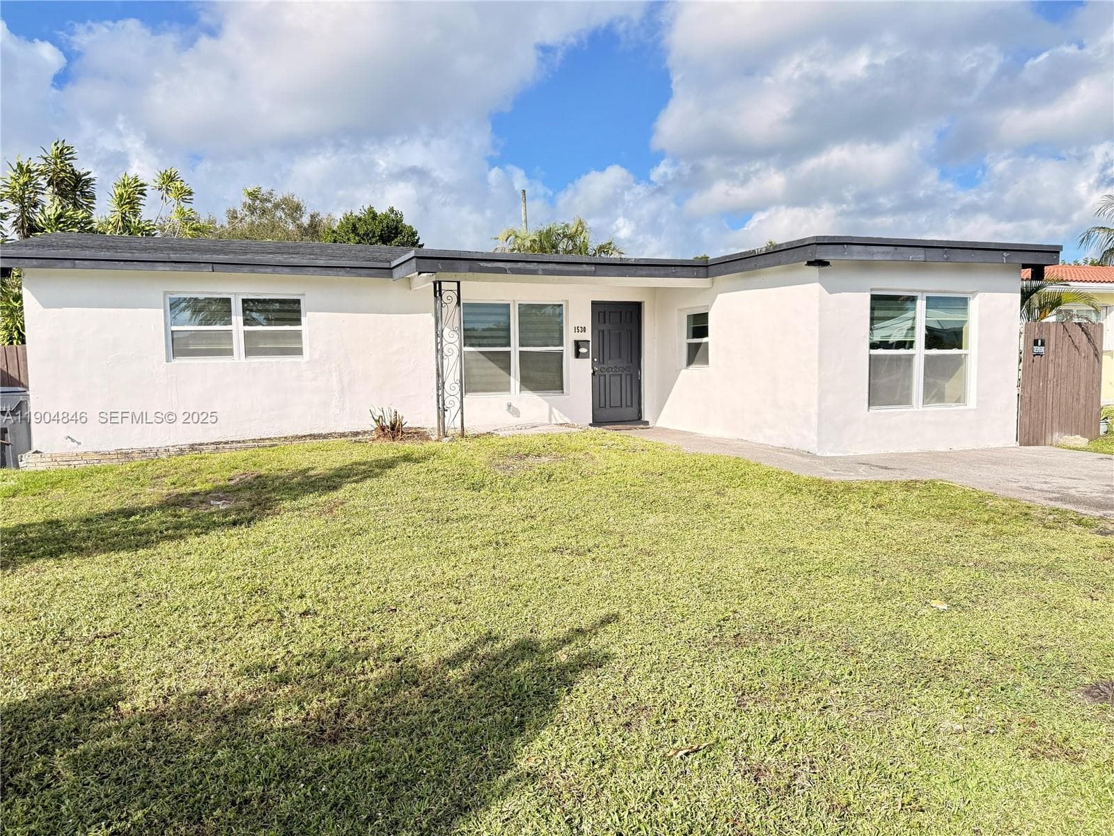 1530 N 56th Ave photo 1