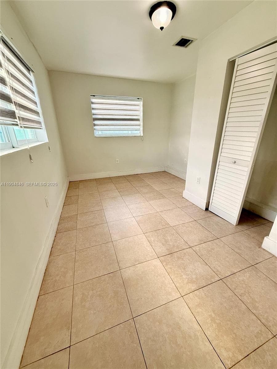 1530 N 56th Ave photo 11