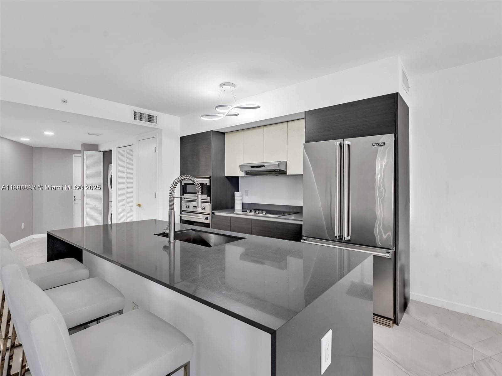 BAY HARBOUR ISLAND · #302 in Bay Harbor Islands - Photo 2
