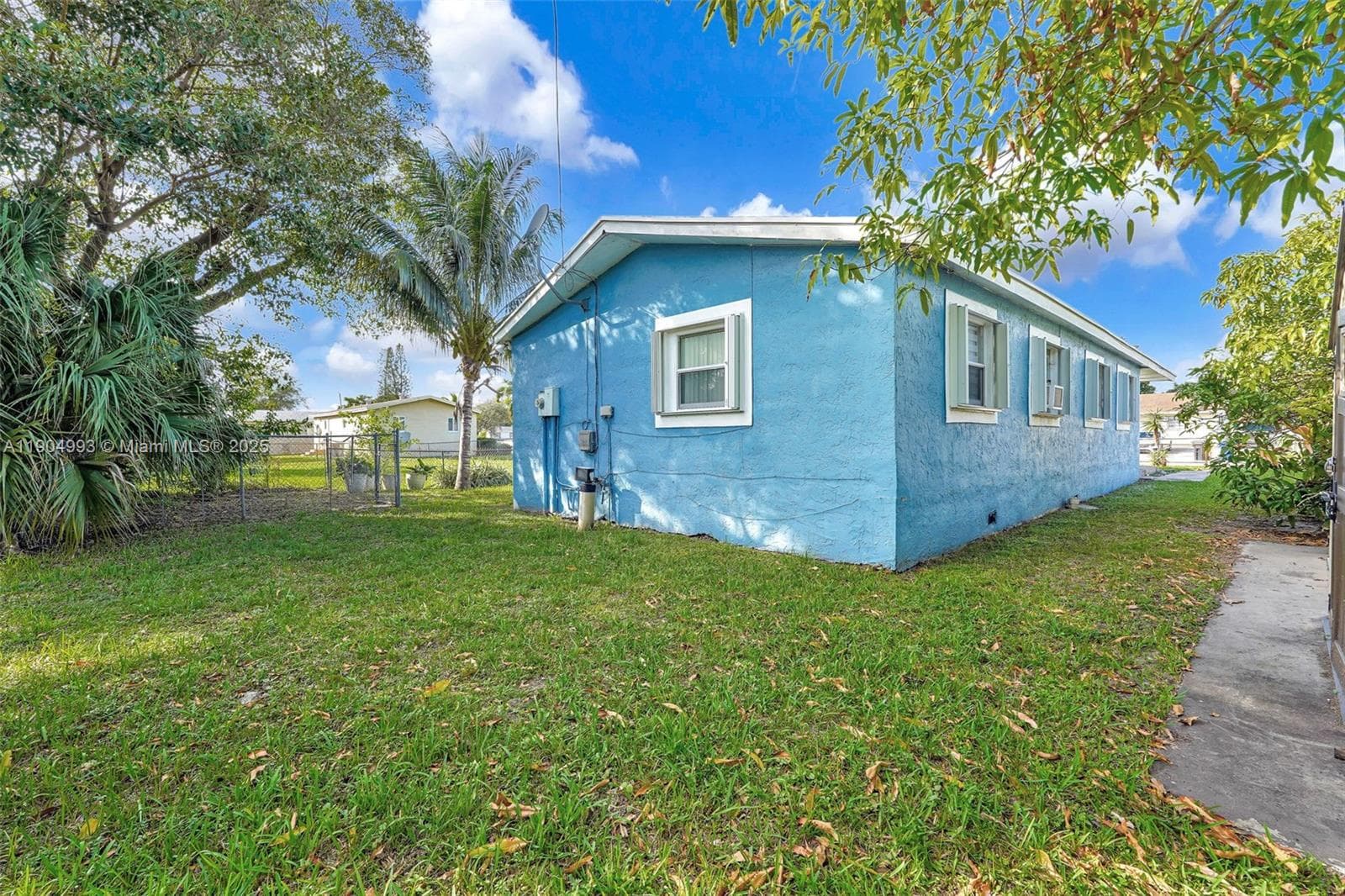 2760 NW 23rd St photo 35