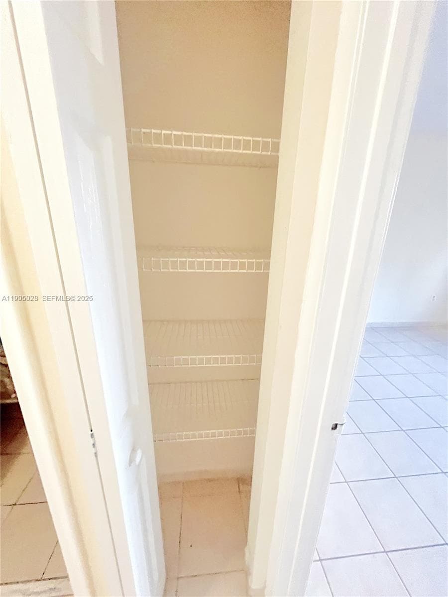 VILLAS DE MARBELLA CONDO · #5712 in Hialeah - Photo 17