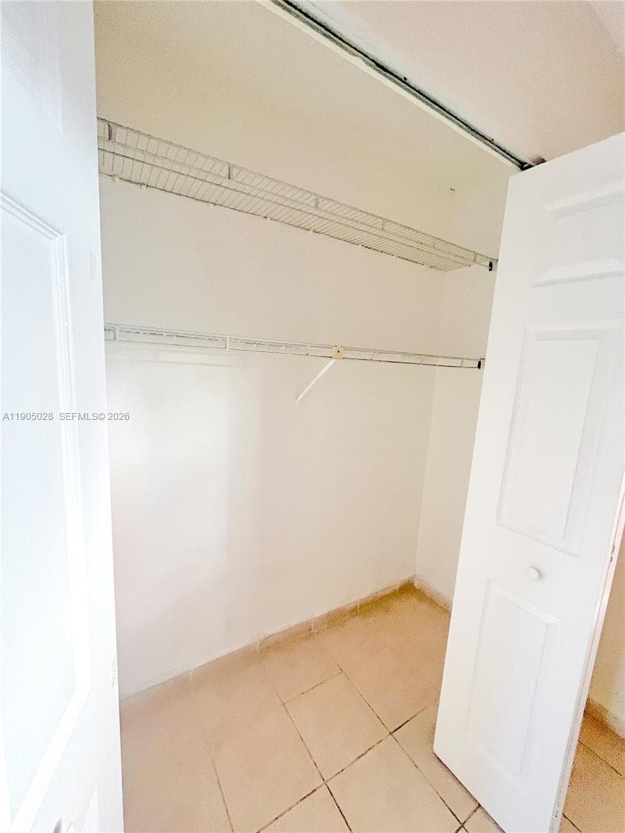 VILLAS DE MARBELLA CONDO · #5712 in Hialeah - Photo 24