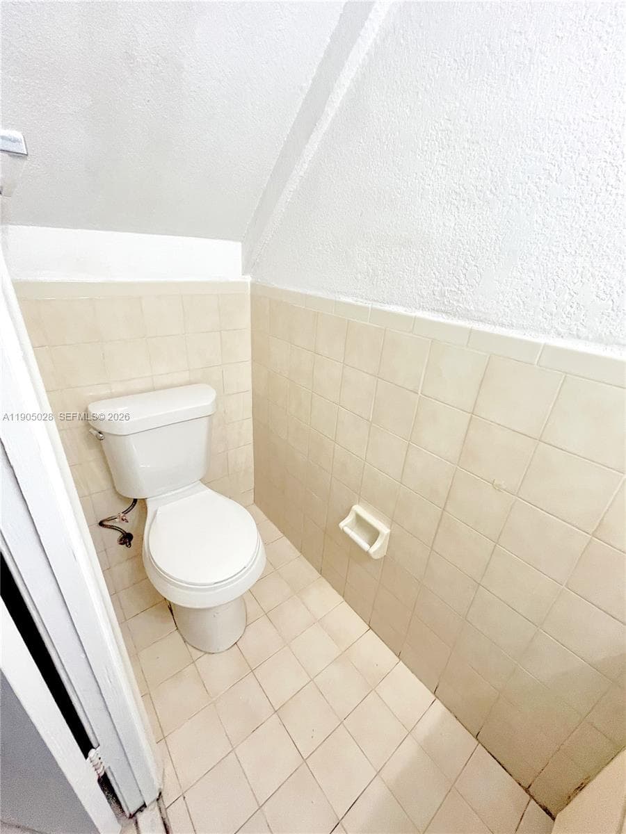 VILLAS DE MARBELLA CONDO · #5712 in Hialeah - Photo 11