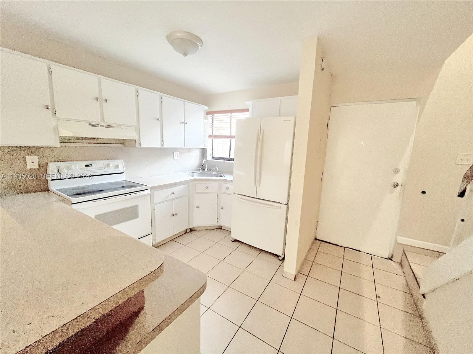 VILLAS DE MARBELLA CONDO · #5712 in Hialeah - Photo 8