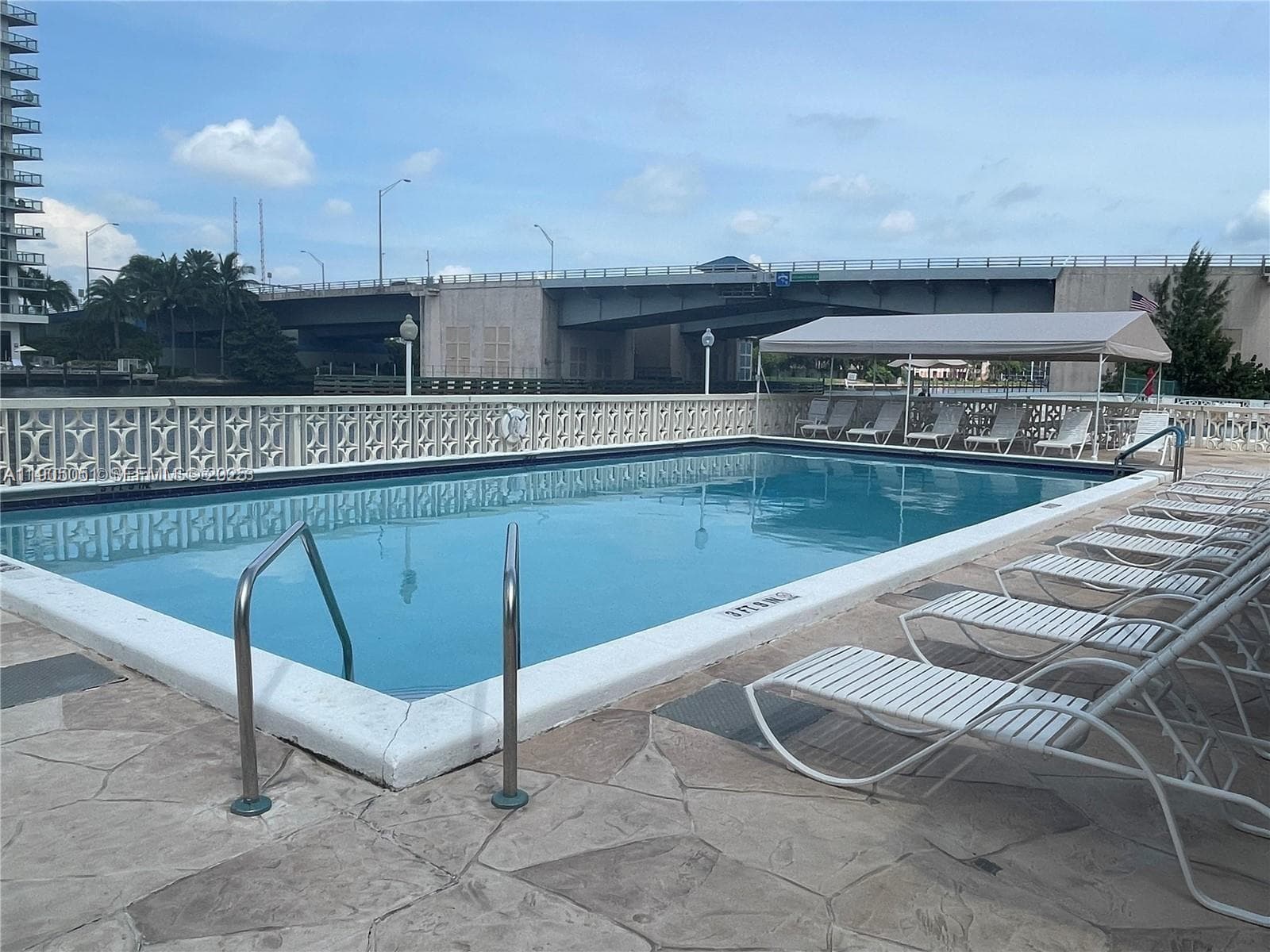 IMPERIAL TOWERS CONDO · #922 in Hallandale Beach - Photo 16
