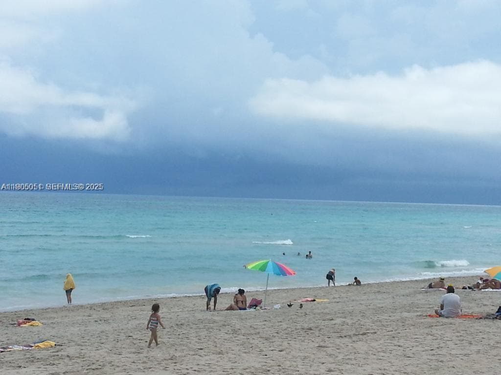 IMPERIAL TOWERS CONDO · #922 in Hallandale Beach - Photo 22