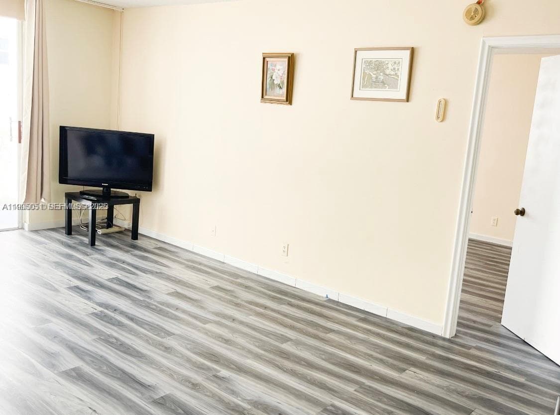 IMPERIAL TOWERS CONDO · #922 in Hallandale Beach - Photo 7