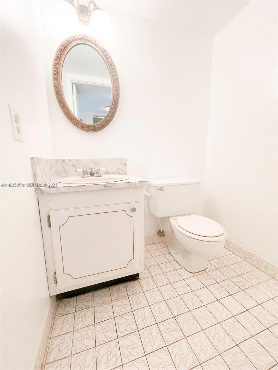 IMPERIAL TOWERS CONDO · #922 in Hallandale Beach - Photo 11