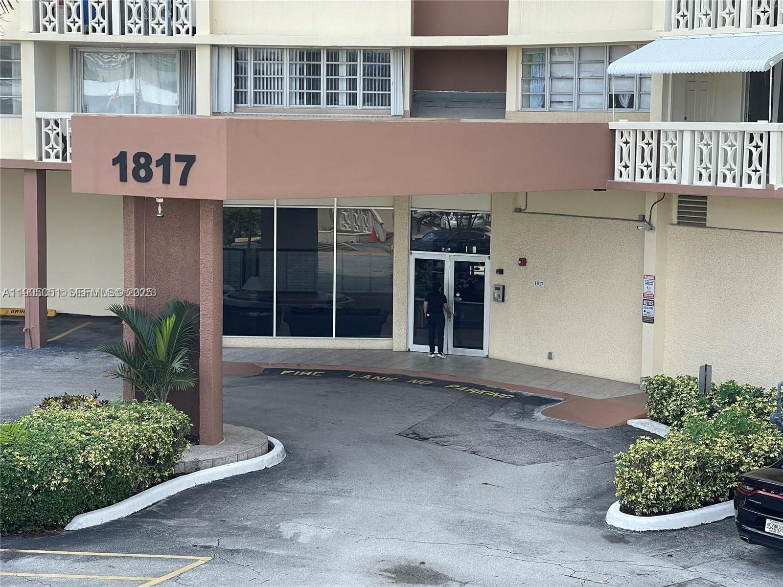 IMPERIAL TOWERS CONDO · #922 in Hallandale Beach - Photo 19