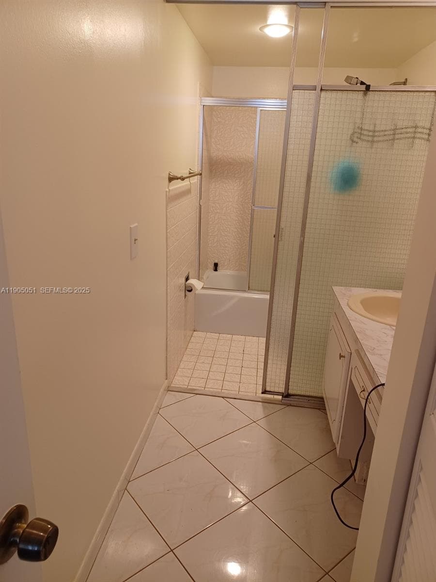 IMPERIAL TOWERS CONDO · #922 in Hallandale Beach - Photo 29