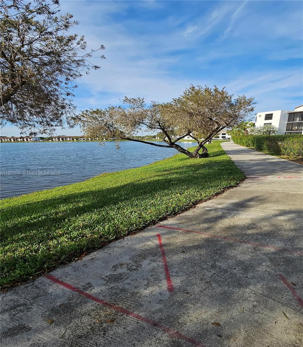 LAKE POINTE · #109 in Oakland Park - Photo 21