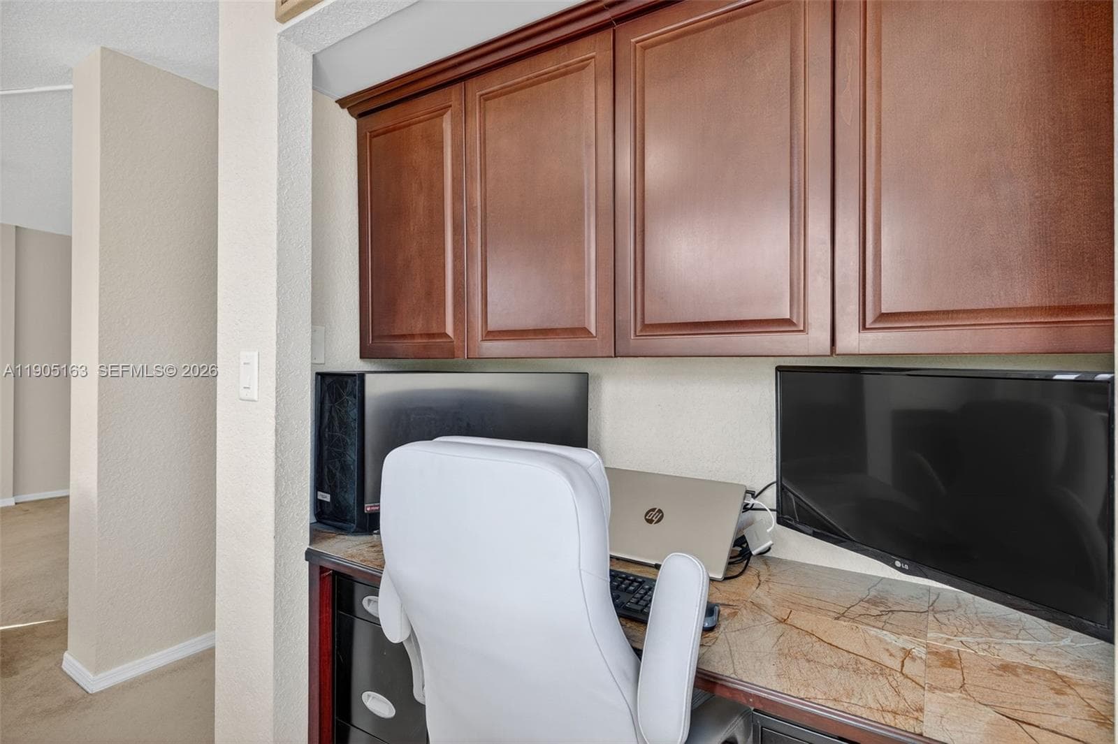 Bedroom/Office Area