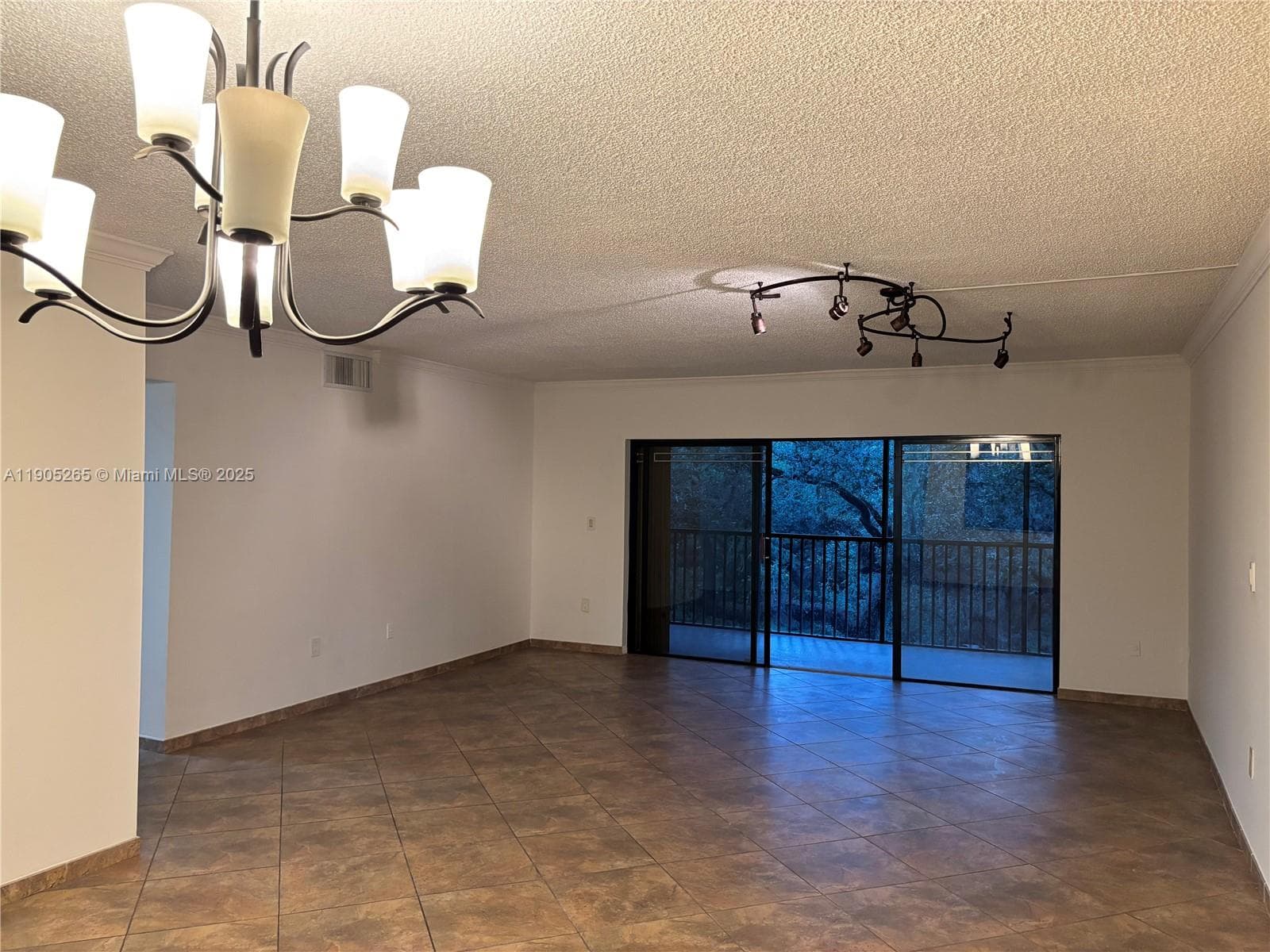 SummerTree Village · #402-2 in Miami - Photo 8