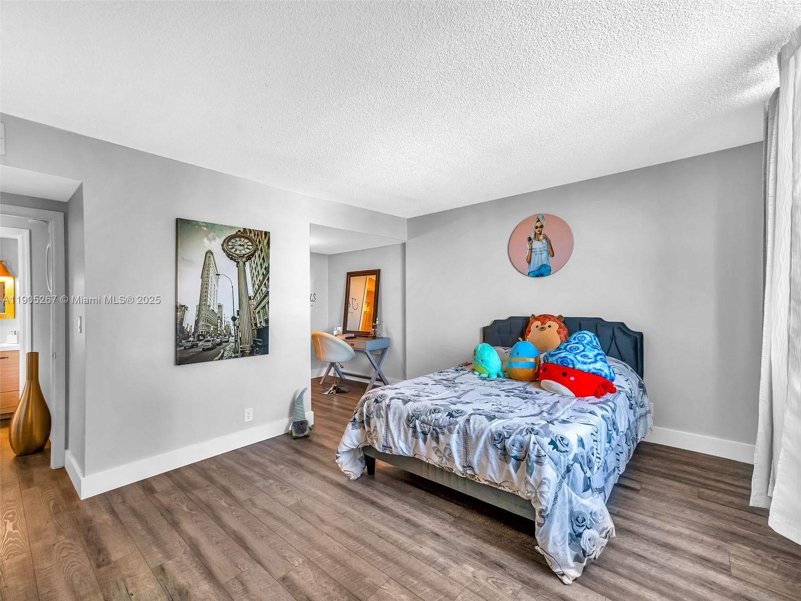 Hillcrest Condominium · #907 in Hollywood - Photo 13