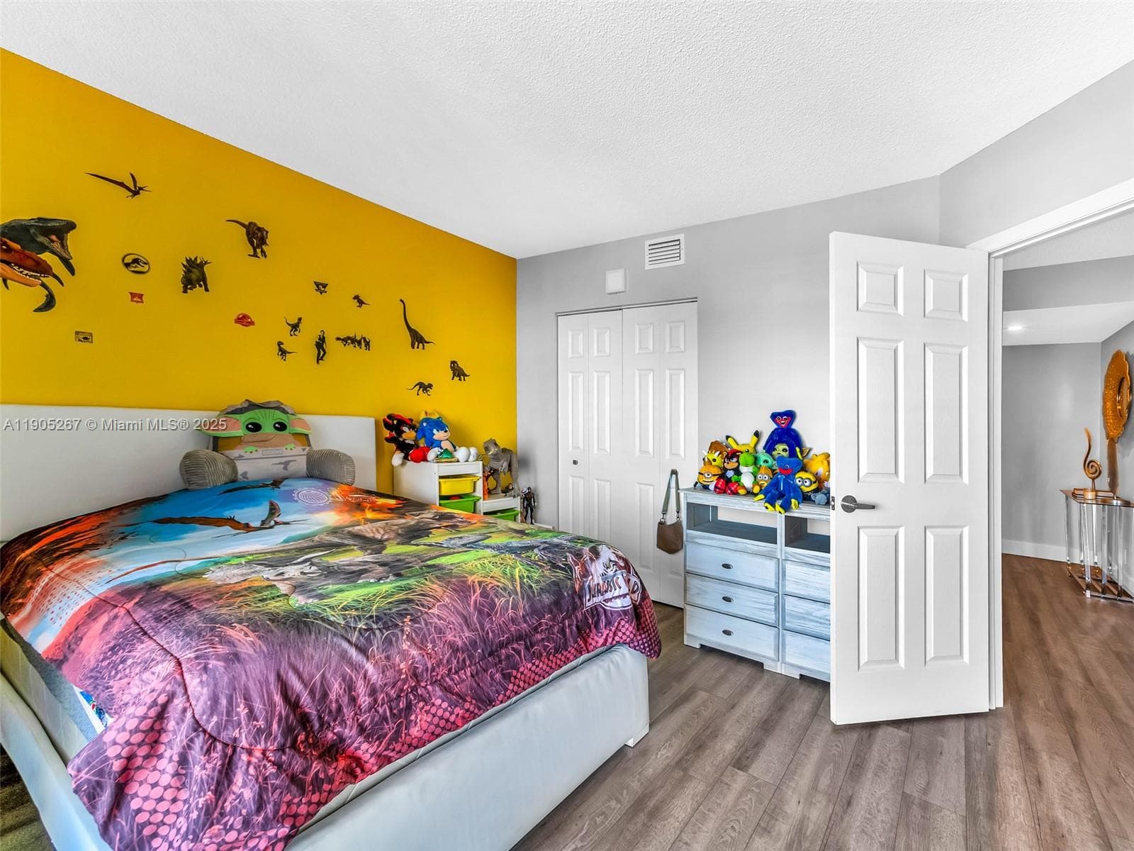 Hillcrest Condominium · #907 in Hollywood - Photo 18