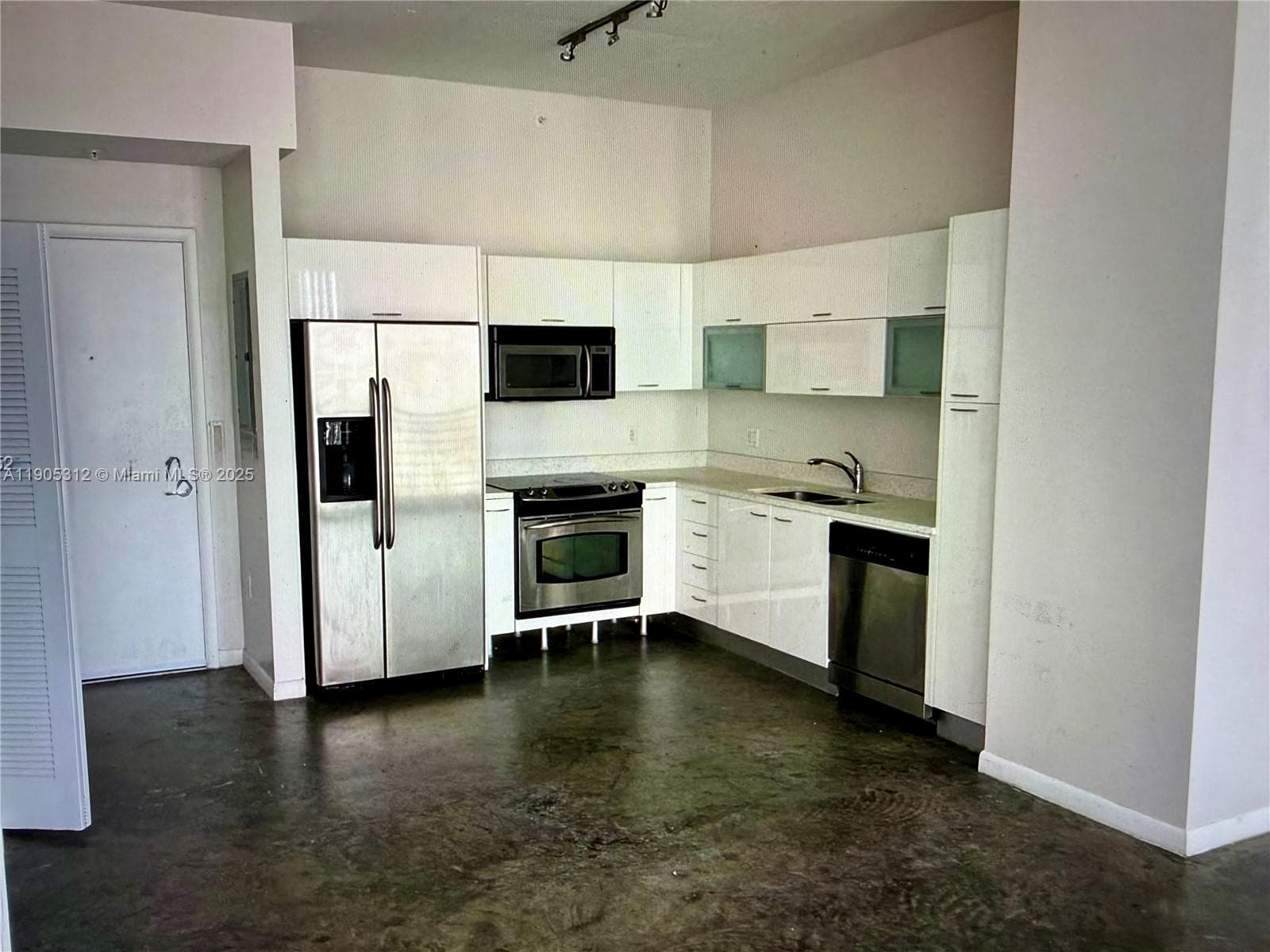 Loft Downtown II · #2611 in Miami - Photo 13